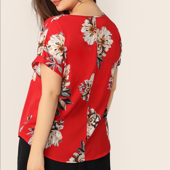 NWT red floral blouse - Picture 1 of 3